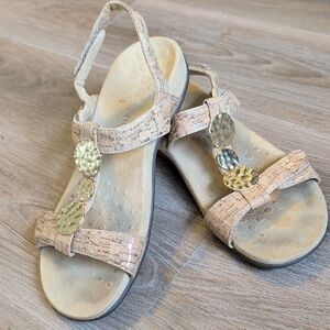 Vionic Rest Farra sandal in gold cork